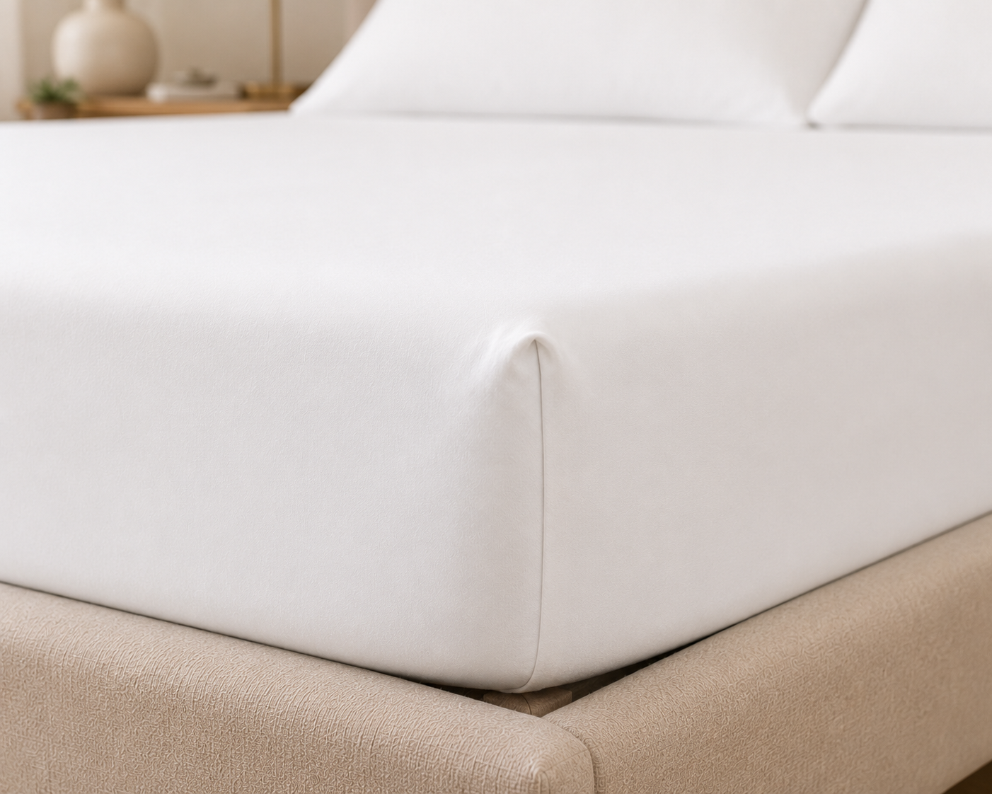 Luxury White Microfibre Fitted Sheet Set with 2 Pillowcases